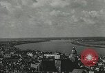 Image alliés s'emparer du contrôle de rivière Escaut Anvers Belgique, 1945, de la seconde 32 séquences d'archives historiques vidéo 65675060110