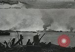 Image alliés s'emparer du contrôle de rivière Escaut Anvers Belgique, 1945, de la seconde 62 séquences d'archives historiques vidéo 65675060110