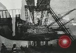 Standbild 9 Panzerdivision Kreuzung Rhein in Zweiten Weltkrieg Remagen Deutschland, 1945, aus Sekunde 1 historischem Filmmaterial Videoclip 65675060114