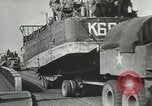 Standbild 9 Panzerdivision Kreuzung Rhein in Zweiten Weltkrieg Remagen Deutschland, 1945, aus Sekunde 10 historischem Filmmaterial Videoclip 65675060114