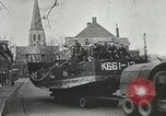 Standbild 9 Panzerdivision Kreuzung Rhein in Zweiten Weltkrieg Remagen Deutschland, 1945, aus Sekunde 11 historischem Filmmaterial Videoclip 65675060114