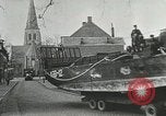 Standbild 9 Panzerdivision Kreuzung Rhein in Zweiten Weltkrieg Remagen Deutschland, 1945, aus Sekunde 13 historischem Filmmaterial Videoclip 65675060114