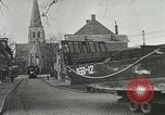 Standbild 9 Panzerdivision Kreuzung Rhein in Zweiten Weltkrieg Remagen Deutschland, 1945, aus Sekunde 14 historischem Filmmaterial Videoclip 65675060114