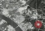Standbild 9 Panzerdivision Kreuzung Rhein in Zweiten Weltkrieg Remagen Deutschland, 1945, aus Sekunde 36 historischem Filmmaterial Videoclip 65675060114