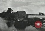 Standbild 9 Panzerdivision Kreuzung Rhein in Zweiten Weltkrieg Remagen Deutschland, 1945, aus Sekunde 44 historischem Filmmaterial Videoclip 65675060114