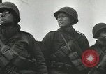 Standbild 9 Panzerdivision Kreuzung Rhein in Zweiten Weltkrieg Remagen Deutschland, 1945, aus Sekunde 45 historischem Filmmaterial Videoclip 65675060114