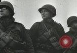 Standbild 9 Panzerdivision Kreuzung Rhein in Zweiten Weltkrieg Remagen Deutschland, 1945, aus Sekunde 46 historischem Filmmaterial Videoclip 65675060114