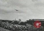 Standbild 9 Panzerdivision Kreuzung Rhein in Zweiten Weltkrieg Remagen Deutschland, 1945, aus Sekunde 47 historischem Filmmaterial Videoclip 65675060114