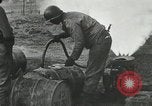 Standbild 9 Panzerdivision Kreuzung Rhein in Zweiten Weltkrieg Remagen Deutschland, 1945, aus Sekunde 51 historischem Filmmaterial Videoclip 65675060114