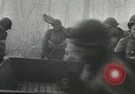 Standbild 9 Panzerdivision Kreuzung Rhein in Zweiten Weltkrieg Remagen Deutschland, 1945, aus Sekunde 53 historischem Filmmaterial Videoclip 65675060114