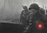 Standbild 9 Panzerdivision Kreuzung Rhein in Zweiten Weltkrieg Remagen Deutschland, 1945, aus Sekunde 54 historischem Filmmaterial Videoclip 65675060114