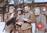 Standbild Frau Soldat der Roten Armee Torgau Deutschland, 1945, aus Sekunde 6 historischem Filmmaterial Videoclip 65675060151