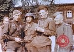 Standbild Frau Soldat der Roten Armee Torgau Deutschland, 1945, aus Sekunde 16 historischem Filmmaterial Videoclip 65675060151
