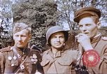 Standbild Frau Soldat der Roten Armee Torgau Deutschland, 1945, aus Sekunde 24 historischem Filmmaterial Videoclip 65675060151