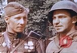 Standbild Frau Soldat der Roten Armee Torgau Deutschland, 1945, aus Sekunde 38 historischem Filmmaterial Videoclip 65675060151