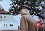Standbild russische Soldaten Torgau Deutschland, 1945, aus Sekunde 16 historischem Filmmaterial Videoclip 65675060152