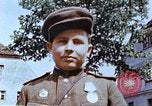 Standbild russische Soldaten Torgau Deutschland, 1945, aus Sekunde 23 historischem Filmmaterial Videoclip 65675060152