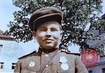 Standbild russische Soldaten Torgau Deutschland, 1945, aus Sekunde 28 historischem Filmmaterial Videoclip 65675060152