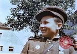 Standbild russische Soldaten Torgau Deutschland, 1945, aus Sekunde 42 historischem Filmmaterial Videoclip 65675060152