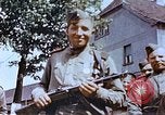 Standbild russische Soldaten Torgau Deutschland, 1945, aus Sekunde 49 historischem Filmmaterial Videoclip 65675060152