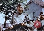 Standbild russische Soldaten Torgau Deutschland, 1945, aus Sekunde 52 historischem Filmmaterial Videoclip 65675060152