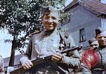 Standbild russische Soldaten Torgau Deutschland, 1945, aus Sekunde 54 historischem Filmmaterial Videoclip 65675060152