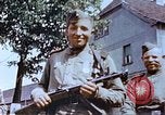 Standbild russische Soldaten Torgau Deutschland, 1945, aus Sekunde 57 historischem Filmmaterial Videoclip 65675060152