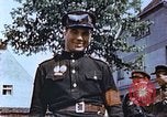 Standbild russische Soldaten Torgau Deutschland, 1945, aus Sekunde 60 historischem Filmmaterial Videoclip 65675060152