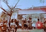 Standbild russische Soldaten Torgau Deutschland, 1945, aus Sekunde 4 historischem Filmmaterial Videoclip 65675060153