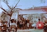 Standbild russische Soldaten Torgau Deutschland, 1945, aus Sekunde 8 historischem Filmmaterial Videoclip 65675060153