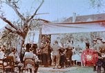 Standbild russische Soldaten Torgau Deutschland, 1945, aus Sekunde 11 historischem Filmmaterial Videoclip 65675060153