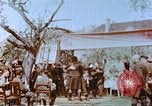 Standbild russische Soldaten Torgau Deutschland, 1945, aus Sekunde 16 historischem Filmmaterial Videoclip 65675060153