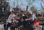 Standbild russische Soldaten Torgau Deutschland, 1945, aus Sekunde 19 historischem Filmmaterial Videoclip 65675060153