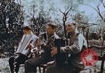 Standbild russische Soldaten Torgau Deutschland, 1945, aus Sekunde 24 historischem Filmmaterial Videoclip 65675060153