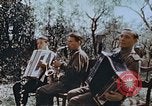 Standbild russische Soldaten Torgau Deutschland, 1945, aus Sekunde 27 historischem Filmmaterial Videoclip 65675060153