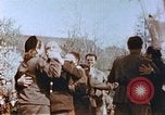 Standbild russische Soldaten Torgau Deutschland, 1945, aus Sekunde 40 historischem Filmmaterial Videoclip 65675060153