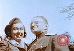 Standbild russische Soldaten Torgau Deutschland, 1945, aus Sekunde 45 historischem Filmmaterial Videoclip 65675060153