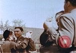 Standbild russische Soldaten Torgau Deutschland, 1945, aus Sekunde 56 historischem Filmmaterial Videoclip 65675060153