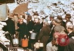Immagine di Civili tedesco Nürnberg Germania, 1945, secondo 58 filmato di repertorio 65675060155