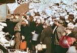 Immagine di Civili tedesco Nürnberg Germania, 1945, secondo 59 filmato di repertorio 65675060155