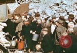 Immagine di Civili tedesco Nürnberg Germania, 1945, secondo 60 filmato di repertorio 65675060155