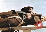 Immagine di Liberati i soldati francesi Parigi Francia, 1945, secondo 58 filmato di repertorio 65675060157