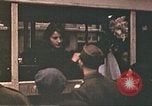 Immagine di Liberato il francese rimpatriati Parigi Francia, 1945, secondo 27 filmato di repertorio 65675060158