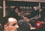 Immagine di Liberato il francese rimpatriati Parigi Francia, 1945, secondo 34 filmato di repertorio 65675060158