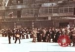 Immagine di Liberato il francese rimpatriati Parigi Francia, 1945, secondo 46 filmato di repertorio 65675060158