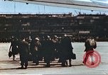 Immagine di Liberato il francese rimpatriati Parigi Francia, 1945, secondo 56 filmato di repertorio 65675060158