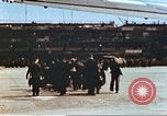 Immagine di Liberato il francese rimpatriati Parigi Francia, 1945, secondo 60 filmato di repertorio 65675060158