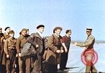 Immagine di Liberati i soldati francesi Parigi Francia, 1945, secondo 60 filmato di repertorio 65675060159
