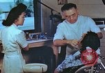 Immagine di Cittadini Japanese-American United States USA, 1942, secondo 33 filmato di repertorio 65675060163