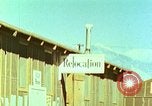 Standbild Bemühungen Arbeit zu finden und Wiederansiedlung Japanese-Americans in WW II California United States USA, 1943, aus Sekunde 15 historischem Filmmaterial Videoclip 65675060174